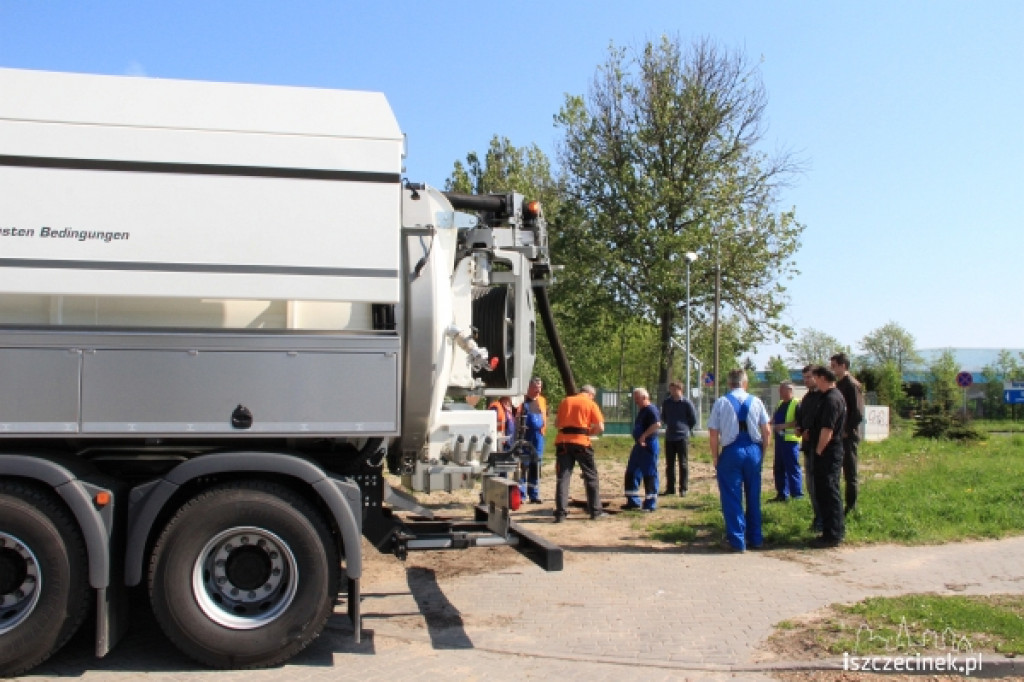 Prezentacja nowego samochodu dla wodociągów