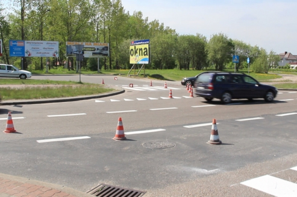Malują linie na jezdni. Kierowcy się denerwują