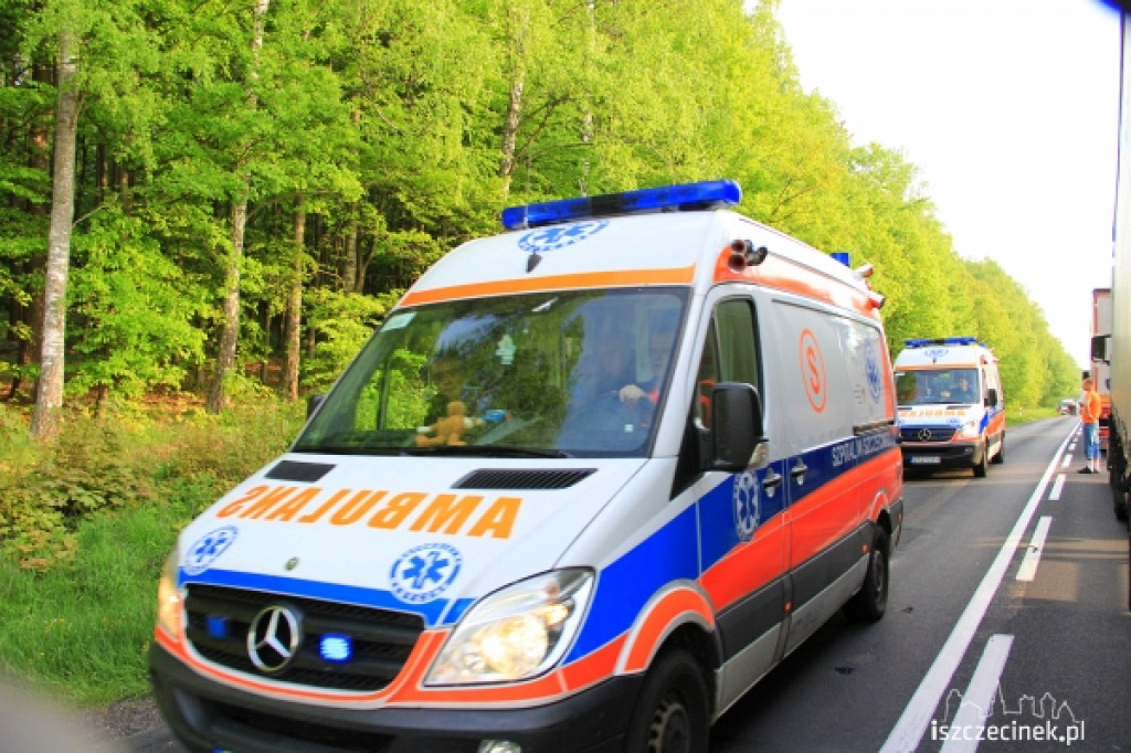 Czołowe zderzenie na dk 11