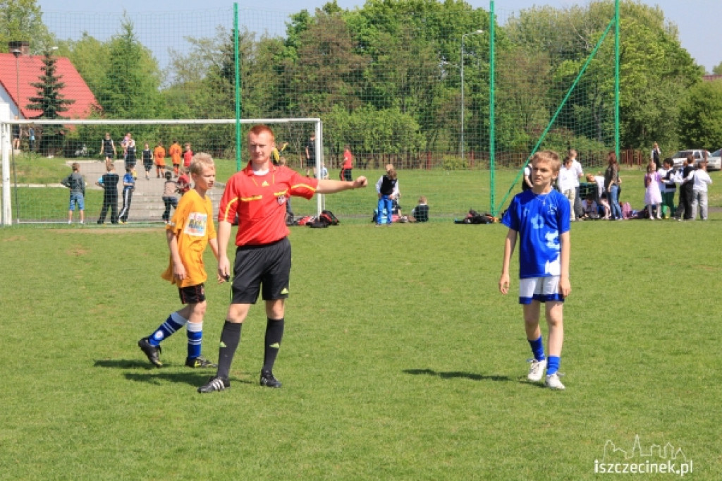 Powiatowe Mistrzostwa w Mini Piłce Nożnej chłopców i dziewcząt szkół podstawowych