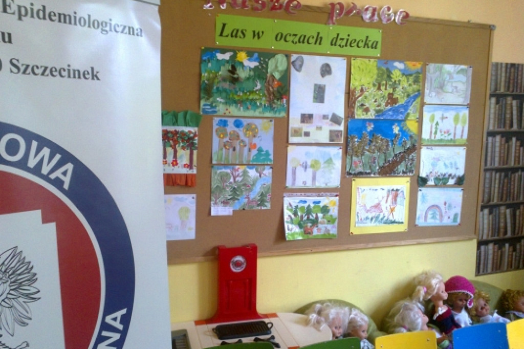 Dzieci trzymają formę i chronią las
