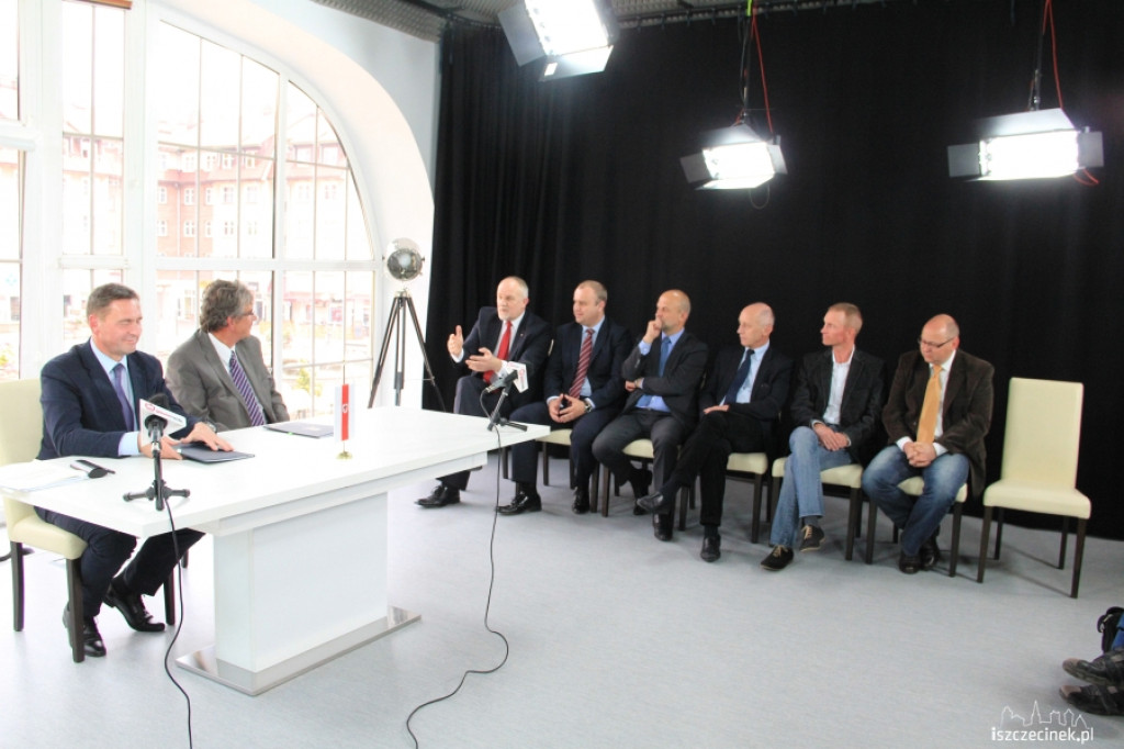 Podpisanie umowy w Gawex Media