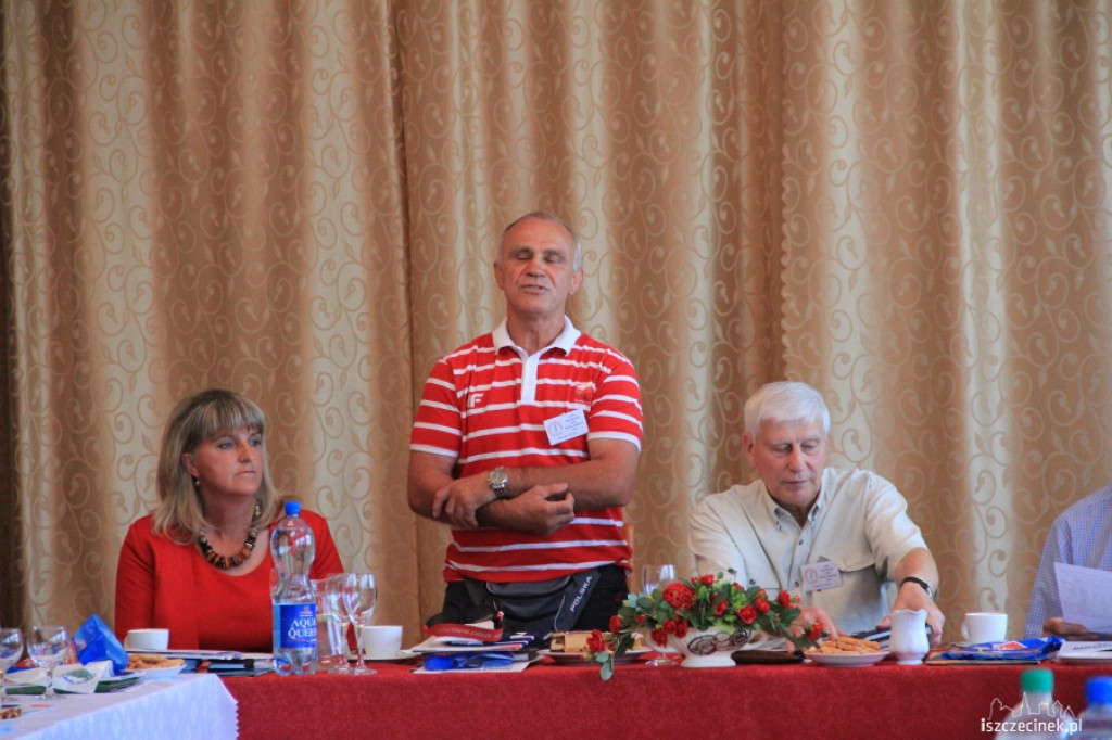 Zjazd ?Absolwentów? Biegu Przełajowego im. Winanda Osińskiego 1982-83