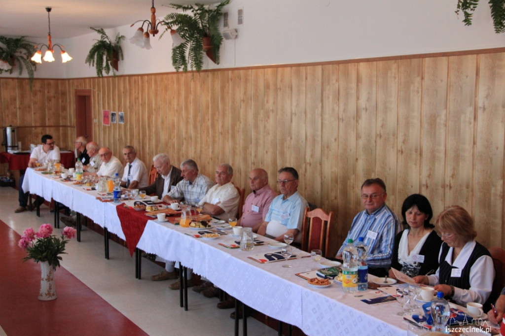 Zjazd ?Absolwentów? Biegu Przełajowego im. Winanda Osińskiego 1982-83