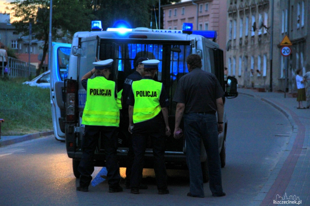 Policjanci zaatakowani siekierą