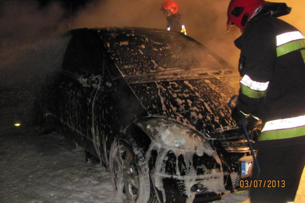 Spłonął mercedes