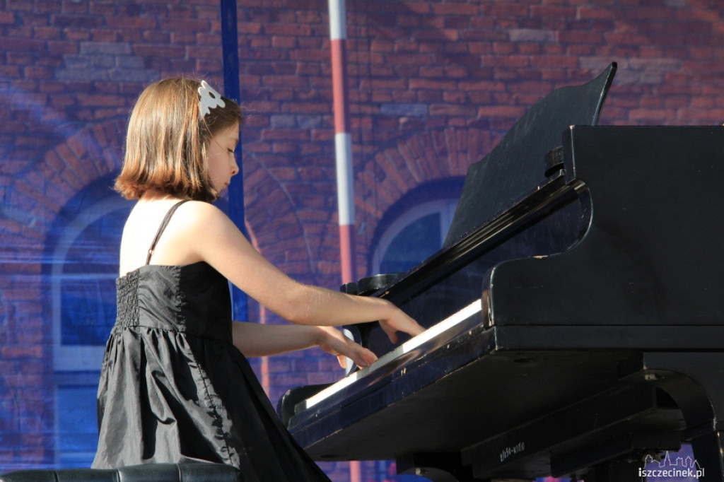 Koncert Plenerowy Letniego Kursu Pianistycznego