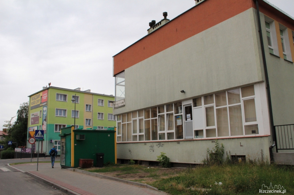 Do biblioteki nowym wejściem