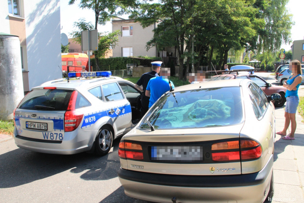 Kolizja trzech aut na Słowiańskiej