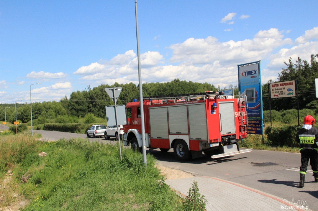 Rozpędzona ciężarówka wypadła z drogi