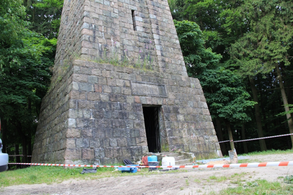 Wieża Bismarcka w remoncie