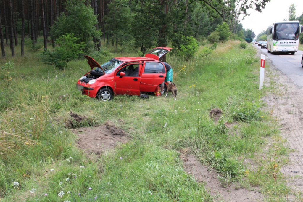 Na trasie Biały Bór - Bobolice dachował Matiz
