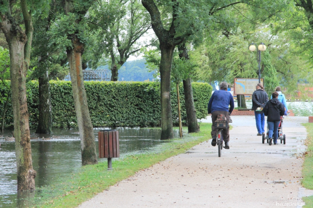 Intensywne opady zalały park