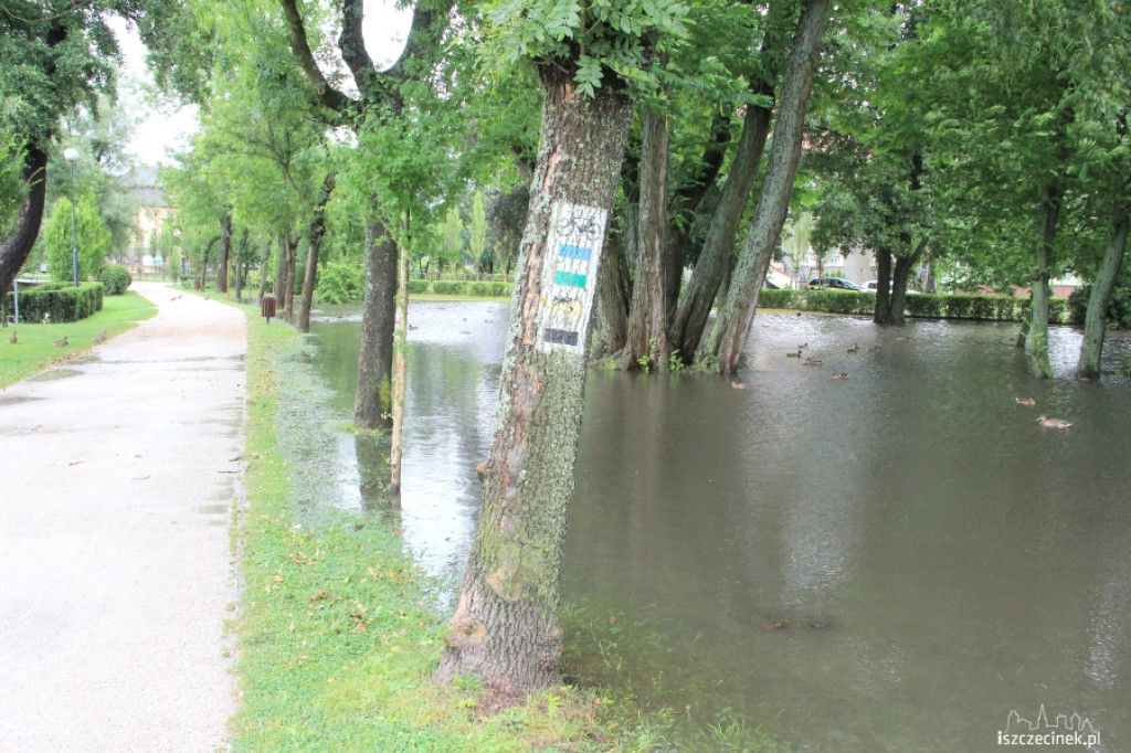 Intensywne opady zalały park