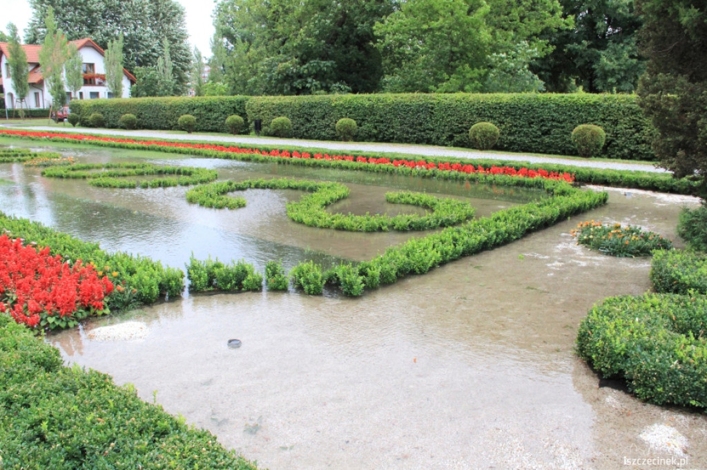 Intensywne opady zalały park