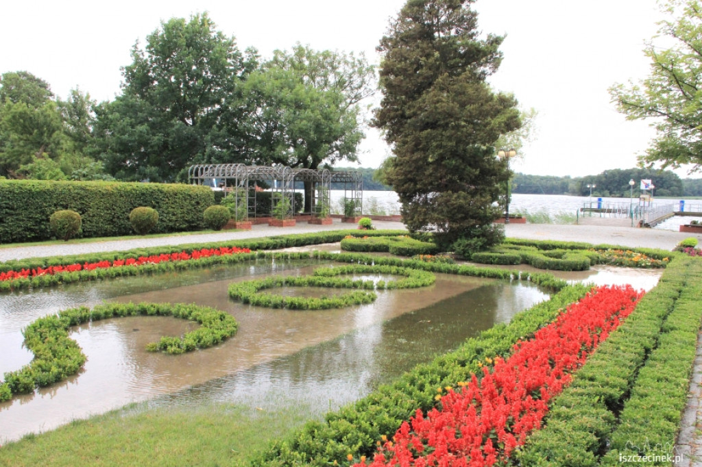 Intensywne opady zalały park