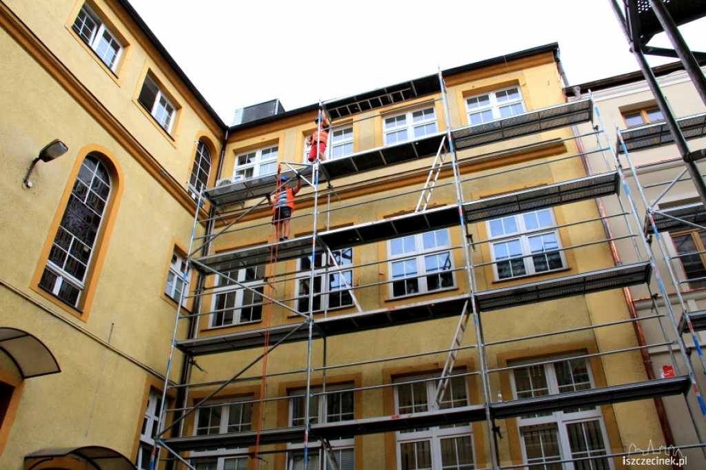 Dziedziniec pod dachem