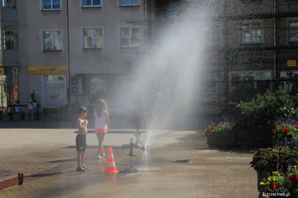 Kurtyna wodna przed ratuszem
