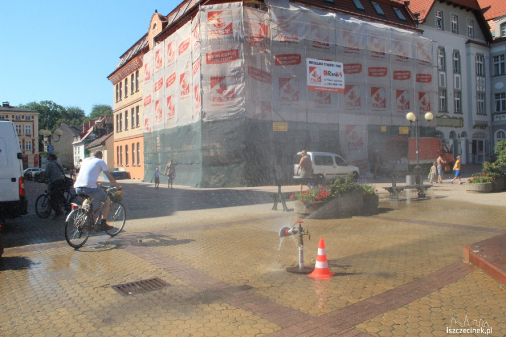 Kurtyna wodna przed ratuszem