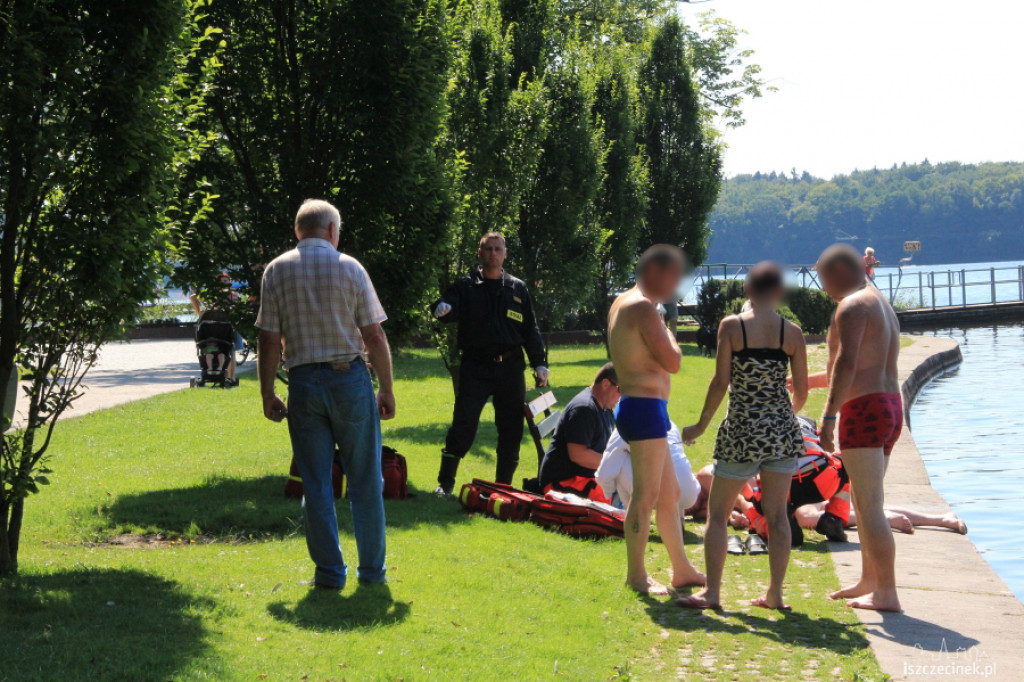 W Trzesiecku tonął mężczyzna. Uratowali go przechodnie