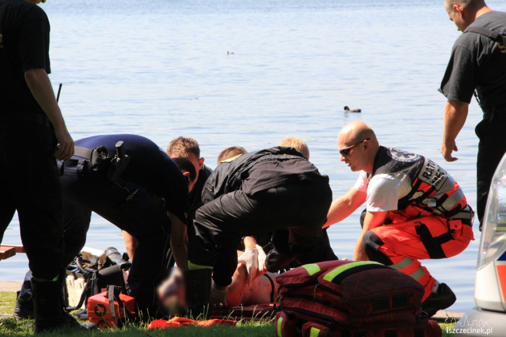 W Trzesiecku tonął mężczyzna. Uratowali go przechodnie