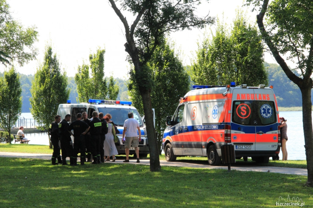 W Trzesiecku tonął mężczyzna. Uratowali go przechodnie