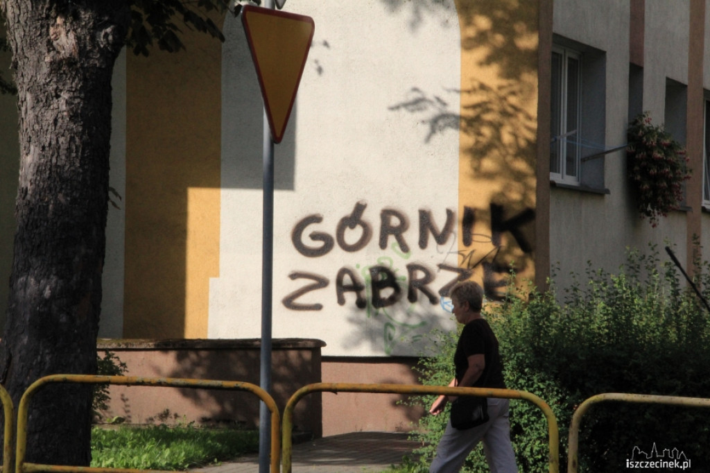 Pomazali bloki przy głównej ulicy