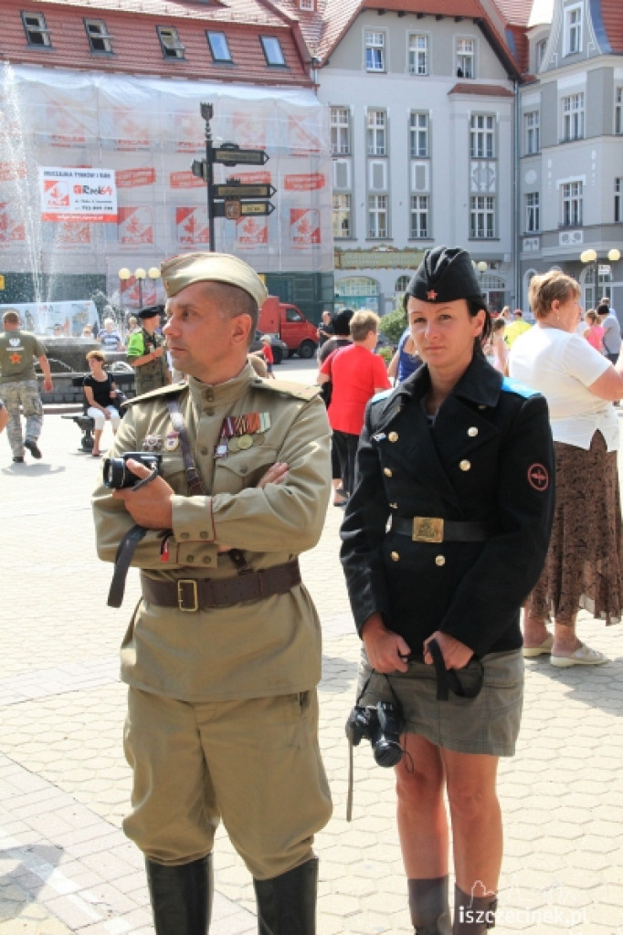 Uczestnicy Zlotu Pojazdów Militarnych w Bornem przyjechali do Szczecinka