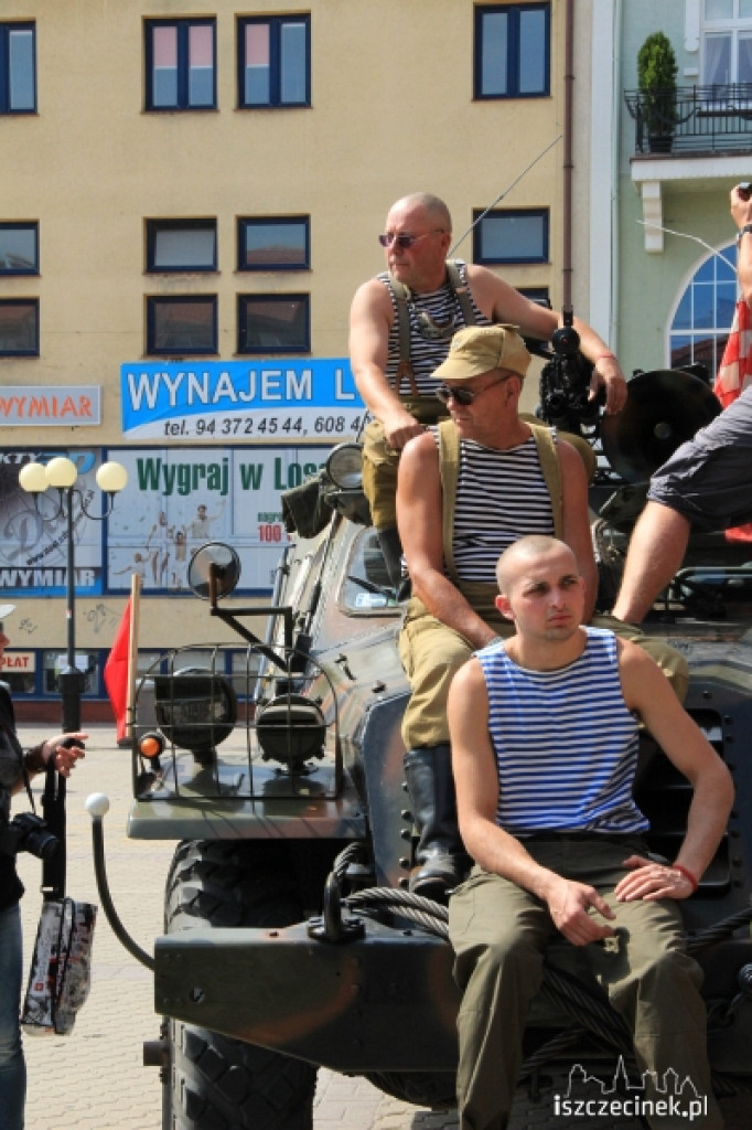 Uczestnicy Zlotu Pojazdów Militarnych w Bornem przyjechali do Szczecinka