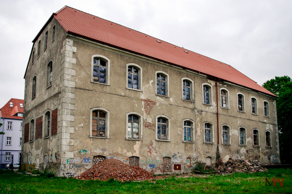 Zamek przed i po remoncie [fotogaleria]