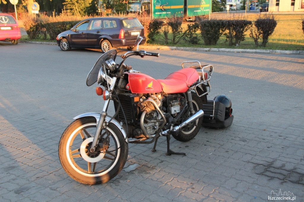 Zderzenie motocykla z Audi na Cieślaka