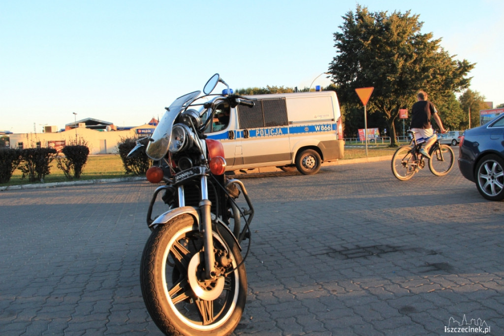 Zderzenie motocykla z Audi na Cieślaka