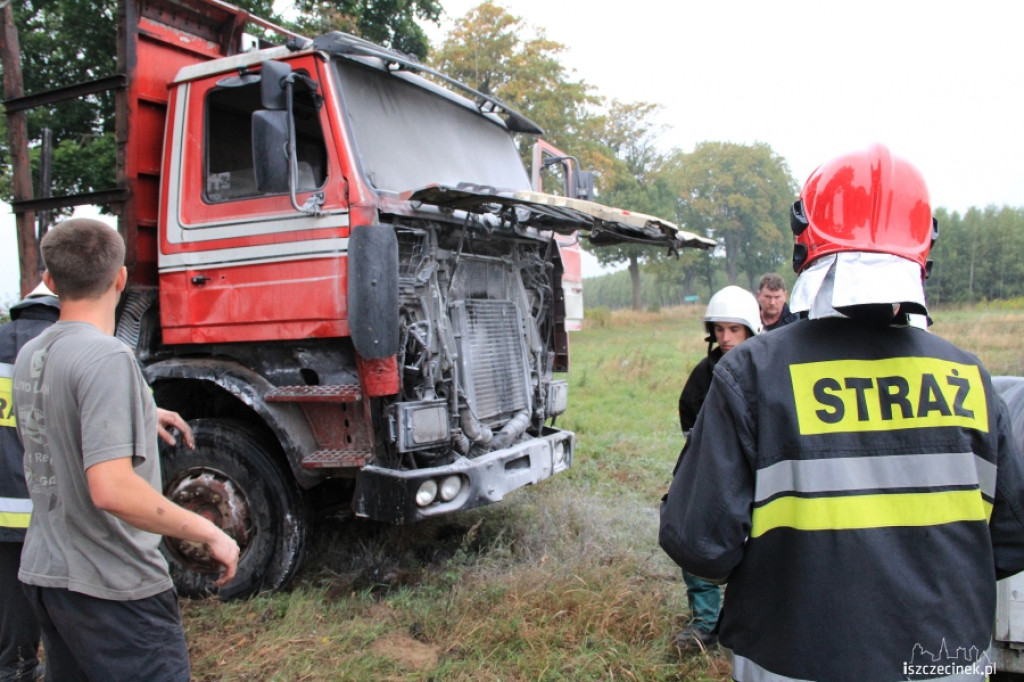 Pod Szczecinkiem zapaliła się ciężarówka