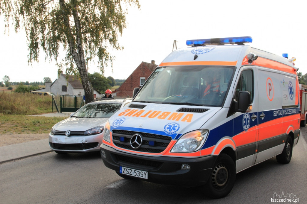 GWDA MAŁA: Golf wjechał w Passata