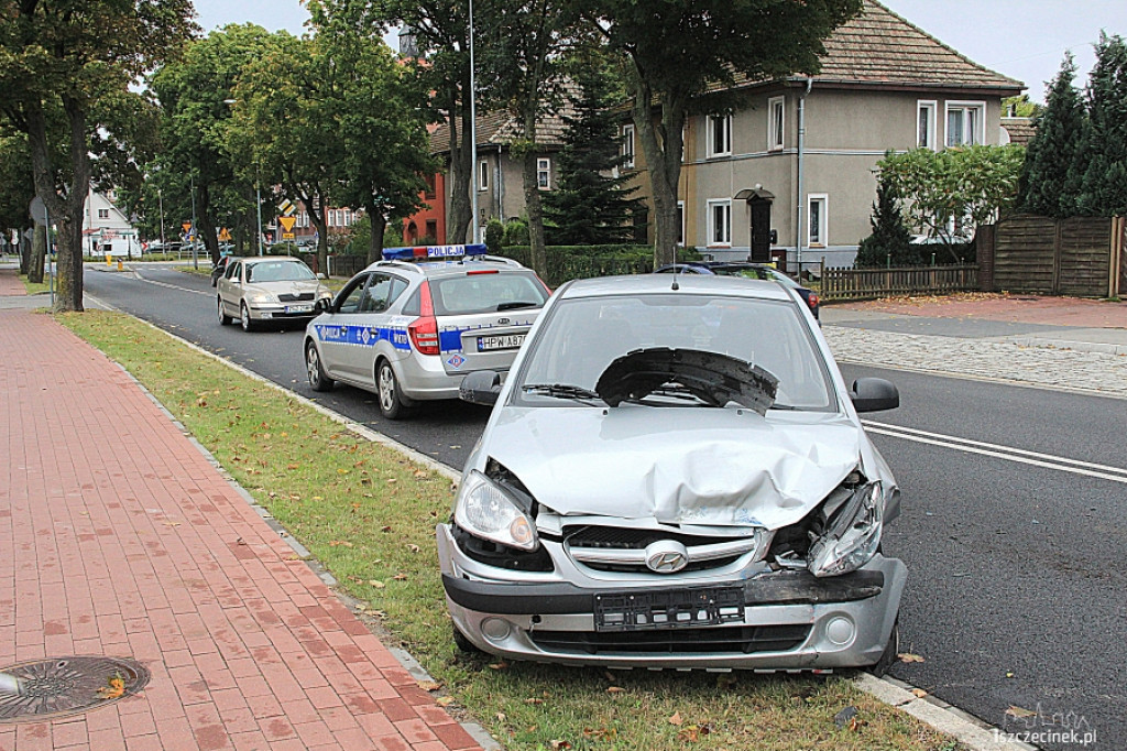 Kolizja przed basenem
