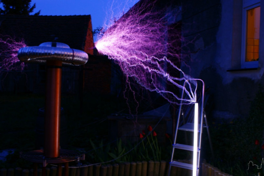 Półprzewodnikowa Cewka Tesli - Eliasz Proć