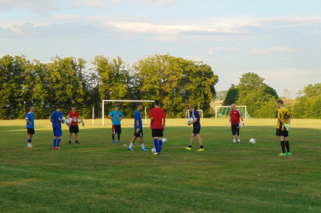 Młodzi bramkarze z całej Polski na obozie w Barwicach