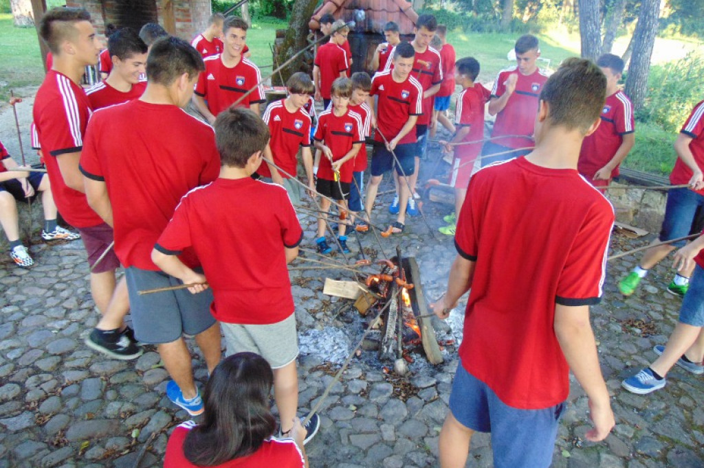 Młodzi bramkarze z całej Polski na obozie w Barwicach