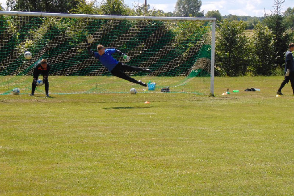 Młodzi bramkarze z całej Polski na obozie w Barwicach