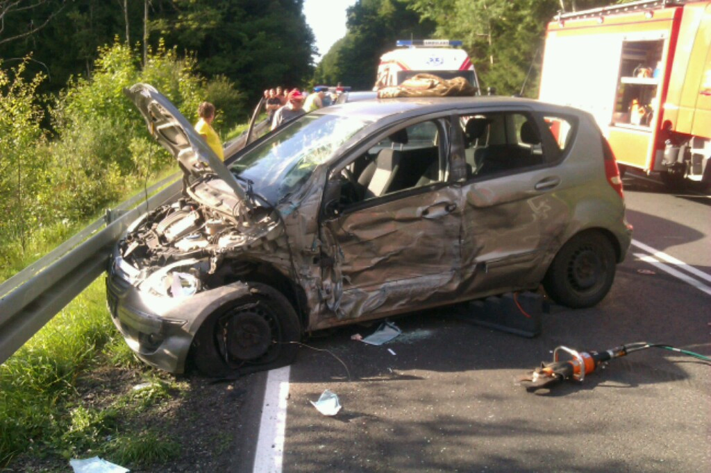 Wypadek na ?jedenastce? koło Wierzchowa. Dwie osoby w szpitalu