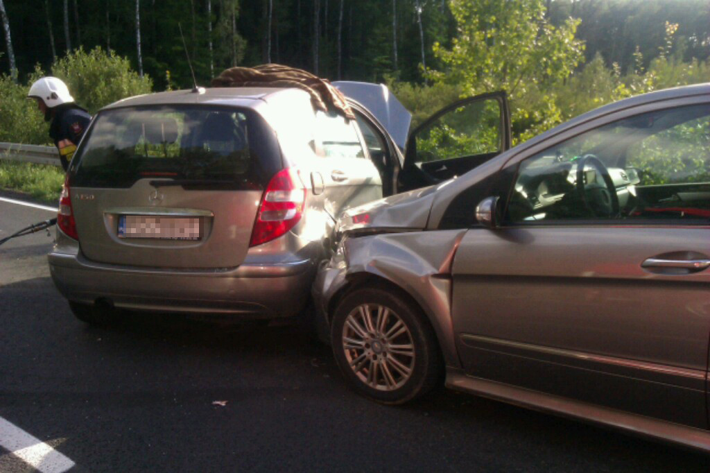 Wypadek na ?jedenastce? koło Wierzchowa. Dwie osoby w szpitalu