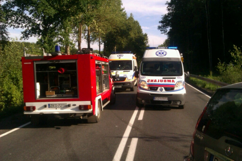 Wypadek na ?jedenastce? koło Wierzchowa. Dwie osoby w szpitalu