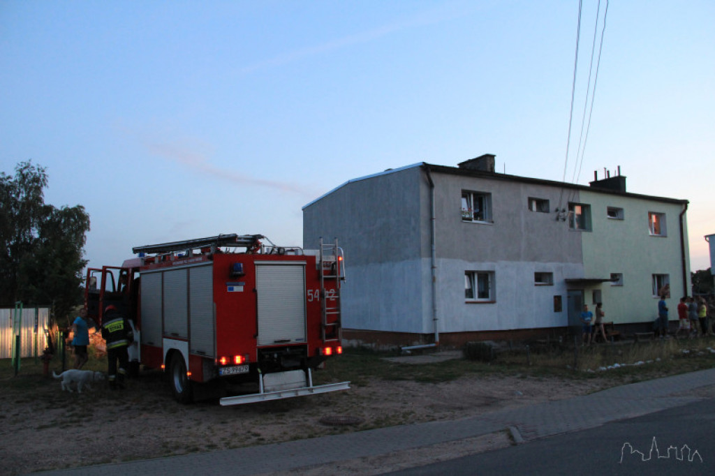 Mężczyzna wpadł do szamba, z pomocą ruszył syn