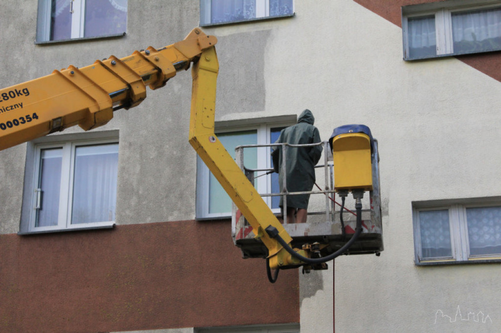 Spółdzielnia czyści bloki. Zobacz efekt