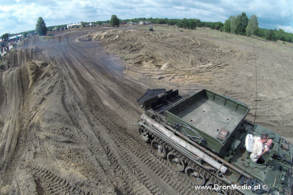 XI Międzynarodowy Zlot Pojazdów Militarnych ?Gąsienice i podkowy? Borne Sulinowo 2014