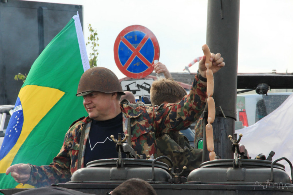 XI Międzynarodowy Zlot Pojazdów Militarnych ?Gąsienice i podkowy? Borne Sulinowo 2014
