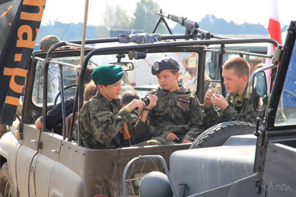 XI Międzynarodowy Zlot Pojazdów Militarnych ?Gąsienice i podkowy? Borne Sulinowo 2014