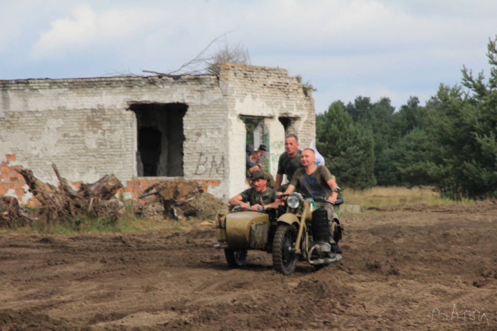 XI Międzynarodowy Zlot Pojazdów Militarnych ?Gąsienice i podkowy? Borne Sulinowo 2014