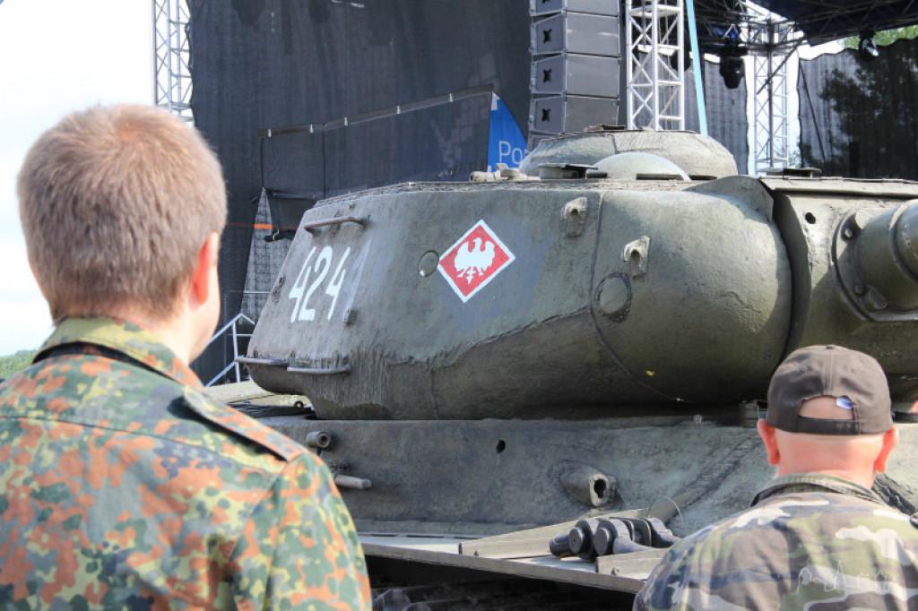 XI Międzynarodowy Zlot Pojazdów Militarnych ?Gąsienice i podkowy? Borne Sulinowo 2014