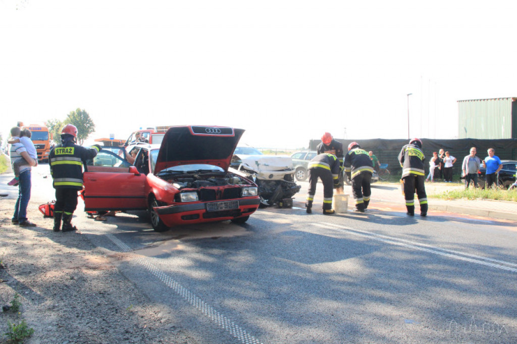 Wypadek na DK11 koło Turowa